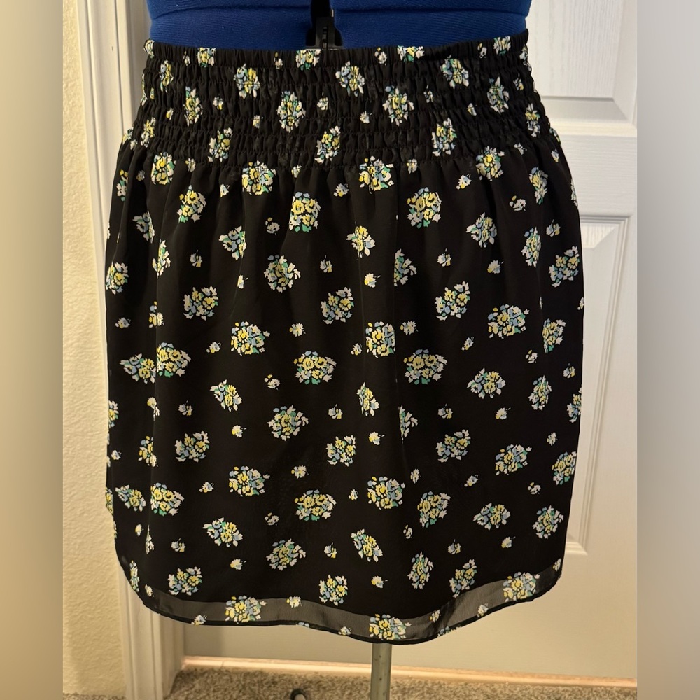 LOFT Outlet Black Floral Mini Skirt
